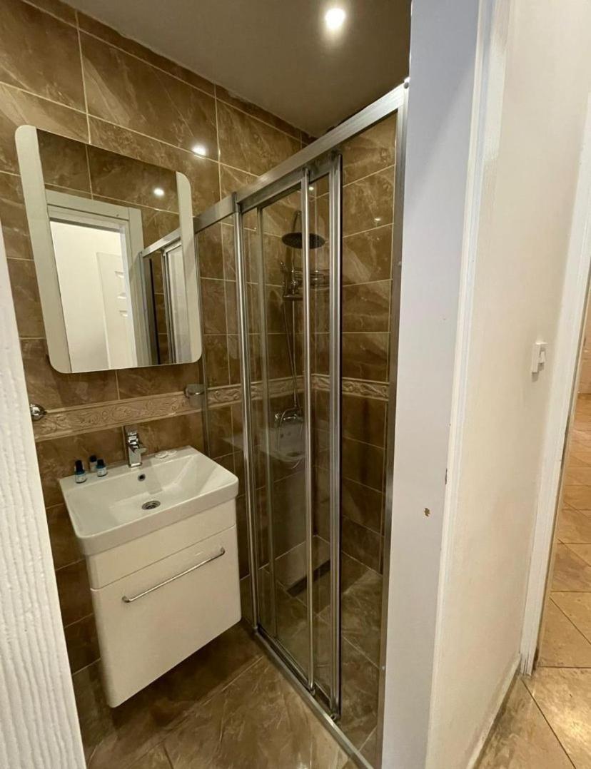 Lord'S Residence Boutique Hotel Кирения Екстериор снимка