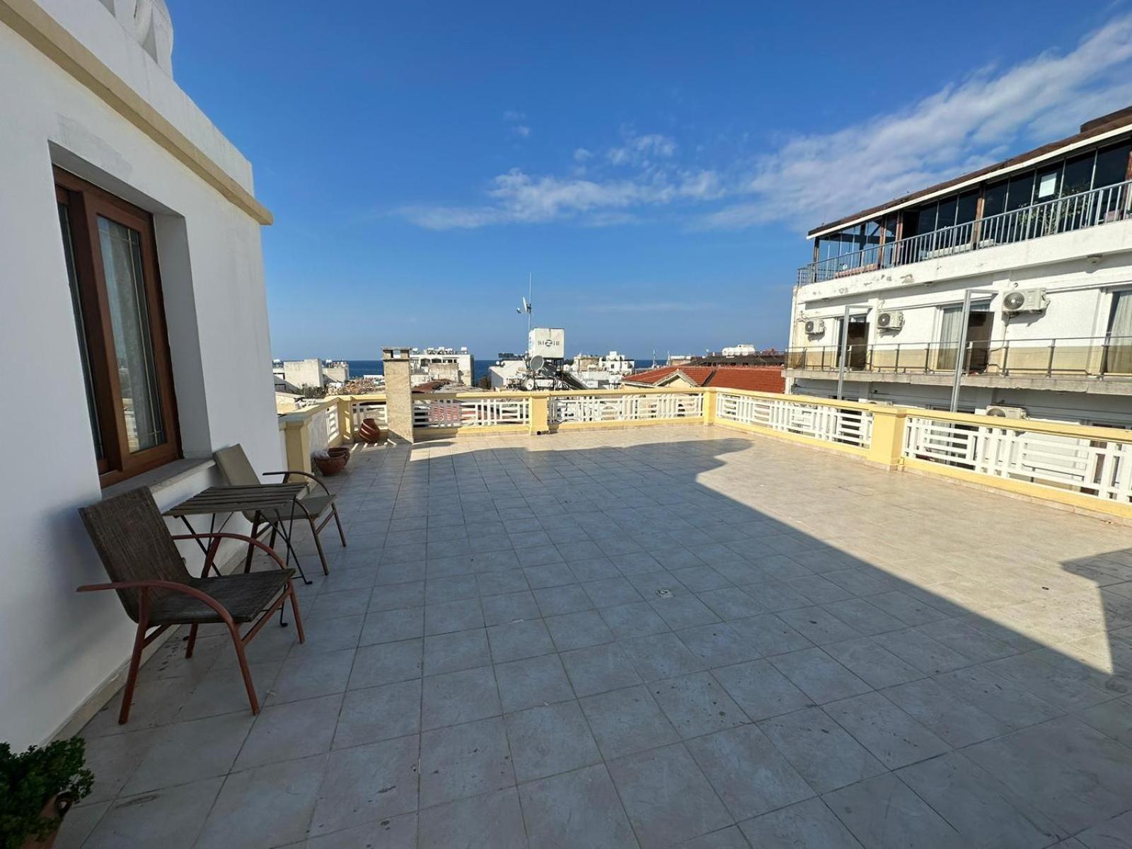 Lord'S Residence Boutique Hotel Кирения Екстериор снимка