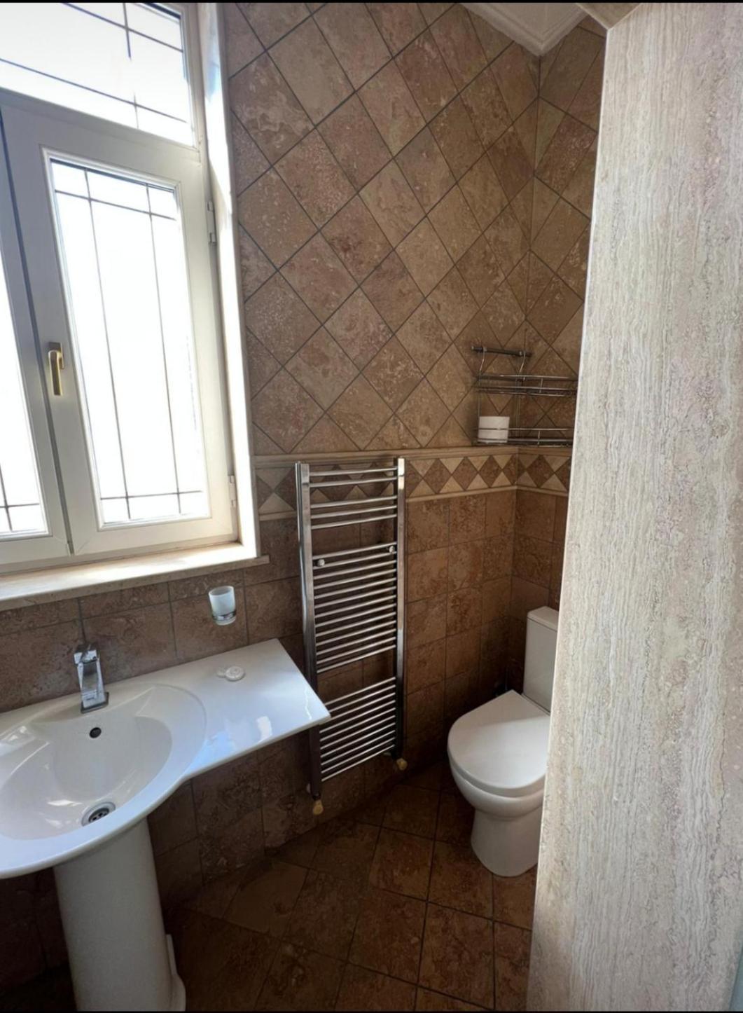 Lord'S Residence Boutique Hotel Кирения Екстериор снимка