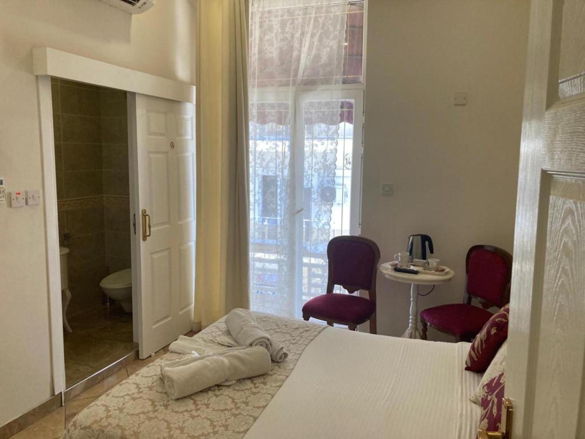 Lord'S Residence Boutique Hotel Кирения Екстериор снимка