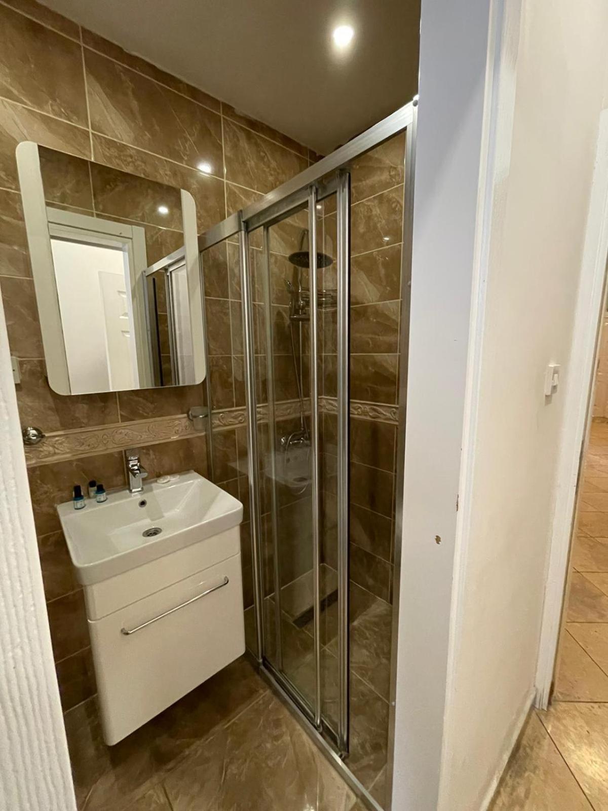 Lord'S Residence Boutique Hotel Кирения Екстериор снимка